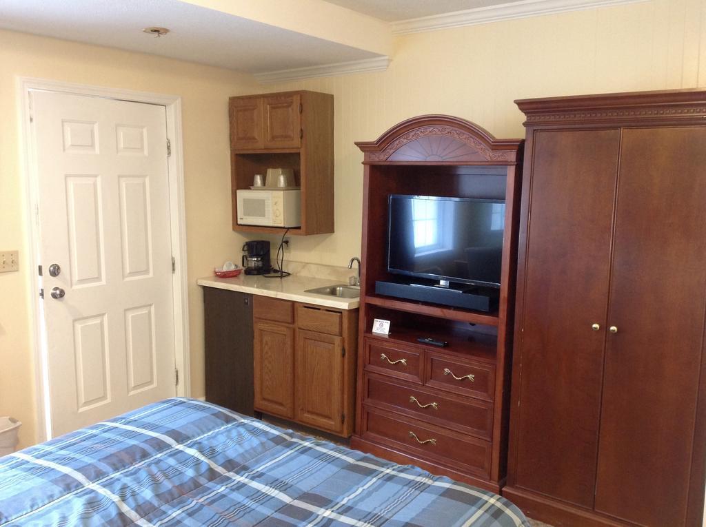 Relax Inn Webster Екстериор снимка