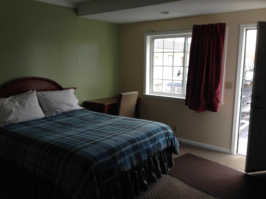 Relax Inn Webster Екстериор снимка