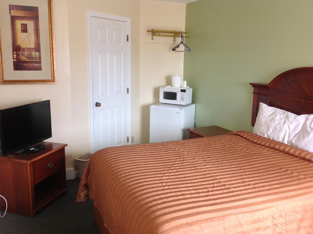 Relax Inn Webster Екстериор снимка