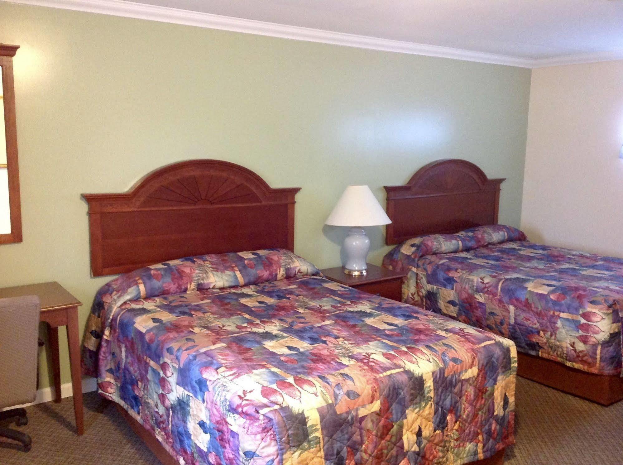 Relax Inn Webster Екстериор снимка